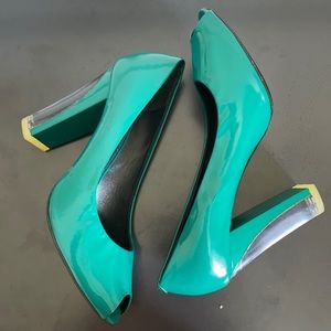 Marc Jacobs green peep toe pumps